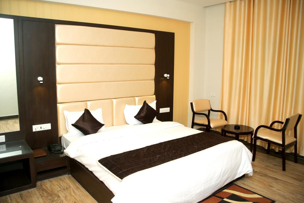 Ratlām Hotel Lavanya Palace מראה חיצוני תמונה
