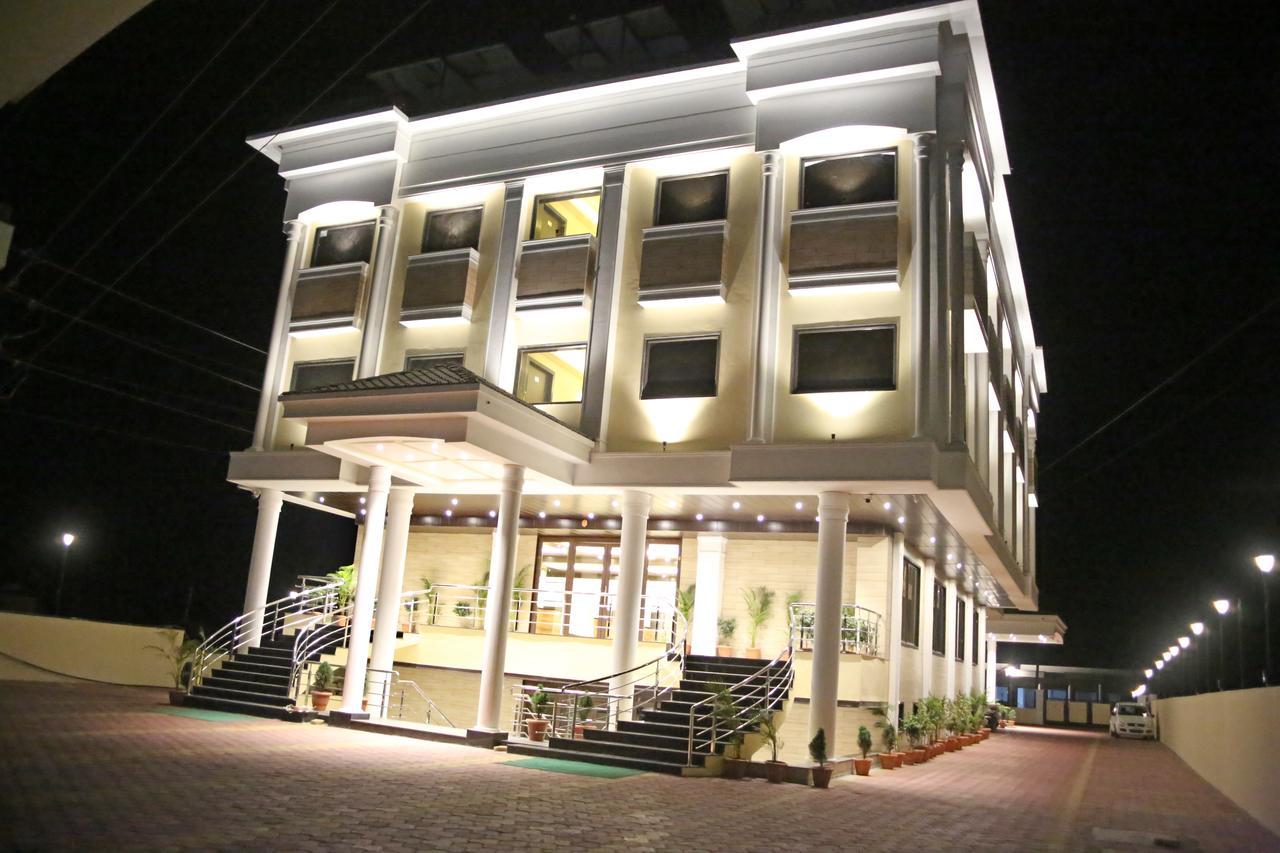 Ratlām Hotel Lavanya Palace מראה חיצוני תמונה