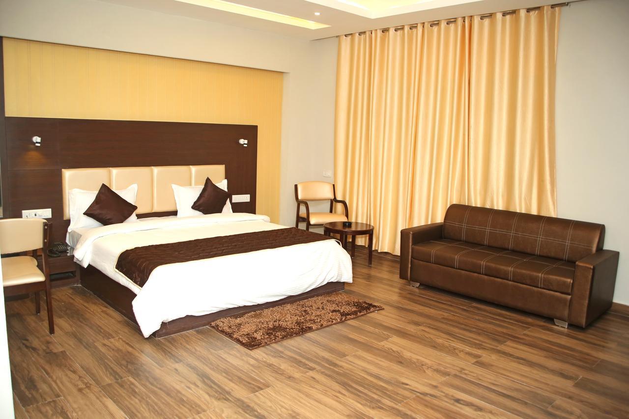 Ratlām Hotel Lavanya Palace מראה חיצוני תמונה