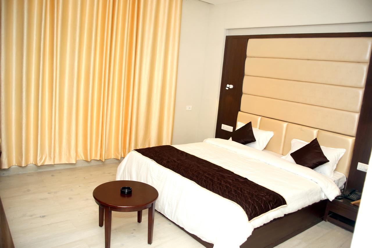 Ratlām Hotel Lavanya Palace מראה חיצוני תמונה