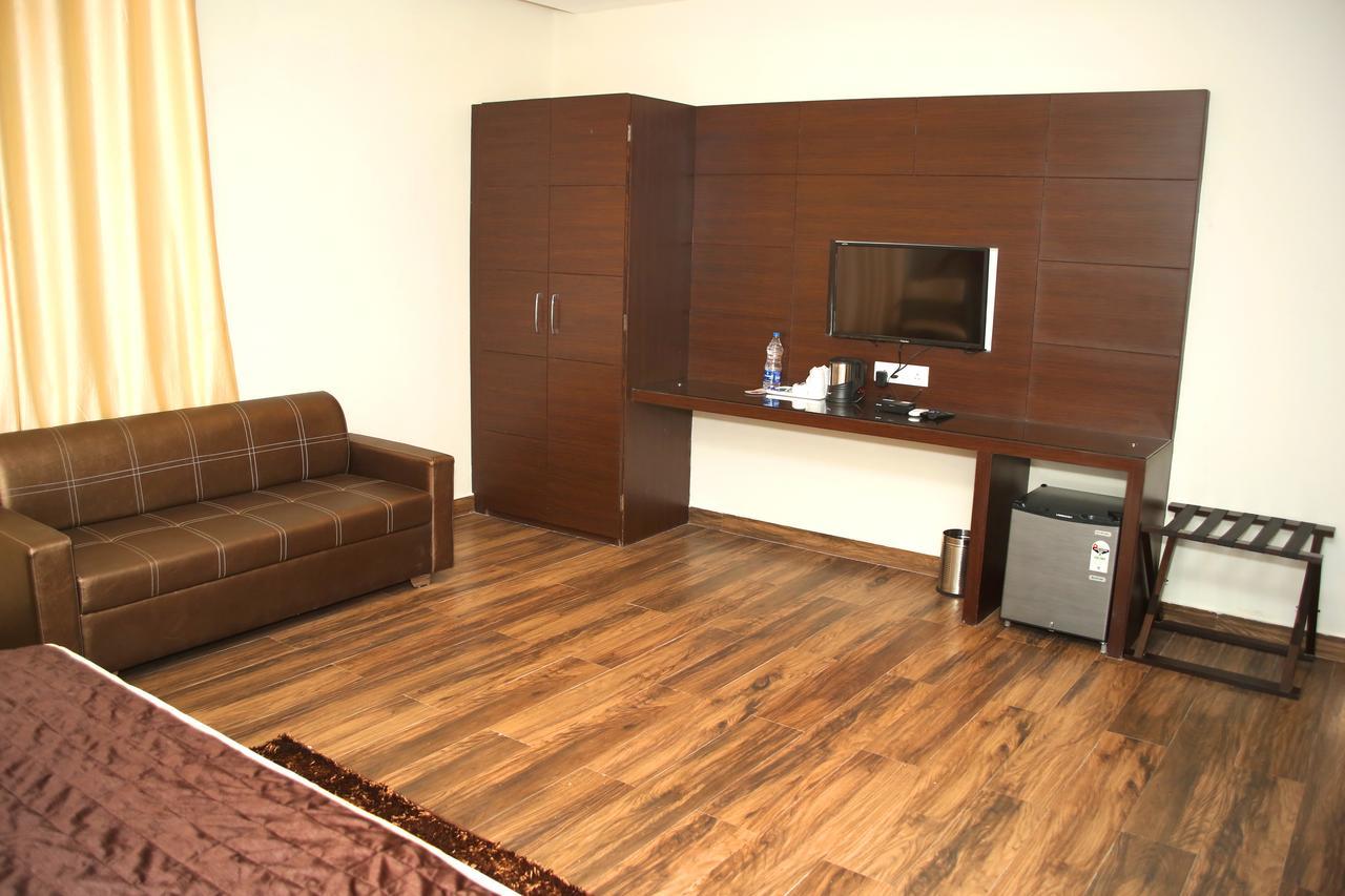 Ratlām Hotel Lavanya Palace מראה חיצוני תמונה