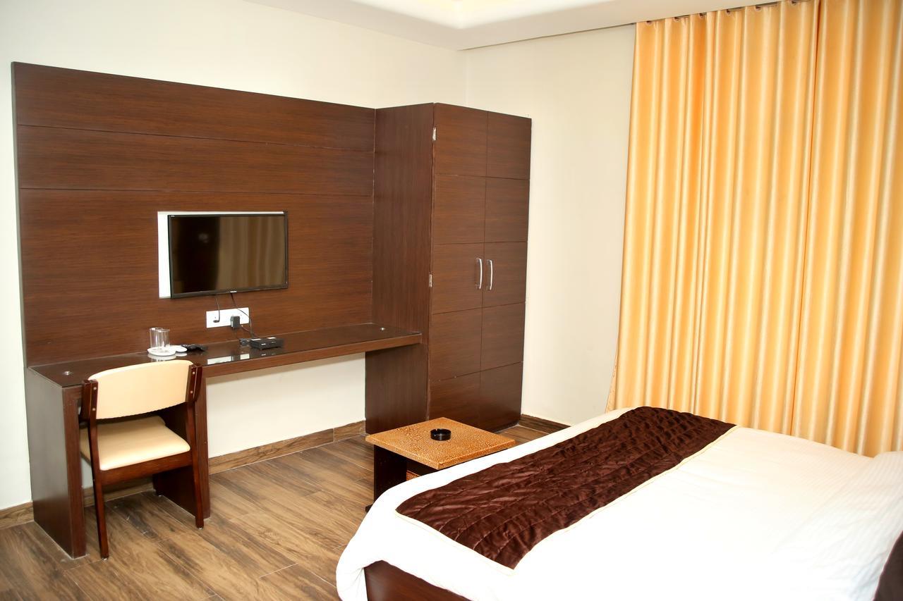 Ratlām Hotel Lavanya Palace מראה חיצוני תמונה