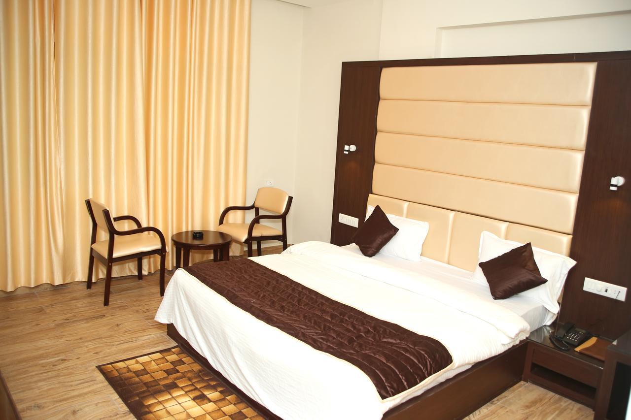 Ratlām Hotel Lavanya Palace מראה חיצוני תמונה